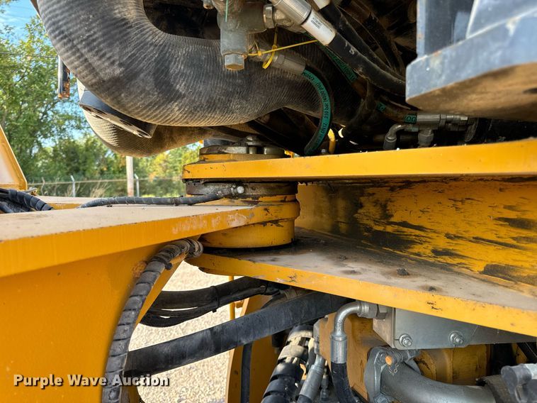 image for item EH7066 John Deere 844K-II wheel loader