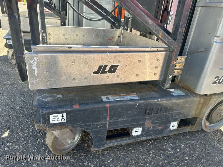 image for item EI4041 2017 JLG 20MVL vertical lift