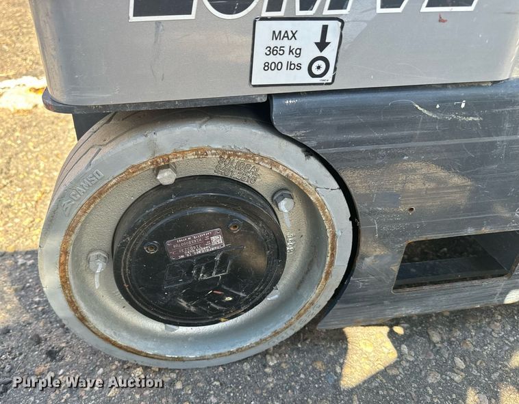 image for item EI4041 2017 JLG 20MVL vertical lift