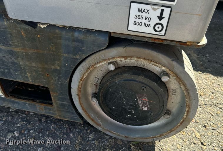 image for item EI4041 2017 JLG 20MVL vertical lift