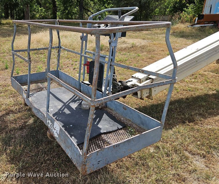 image for item EI8376 2002 Terex TB85 boom lift