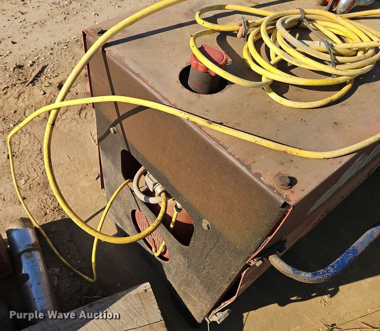 image for item EI8381  40