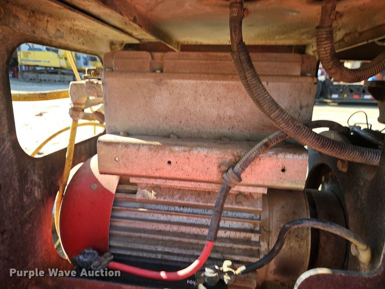 image for item EI8381  40