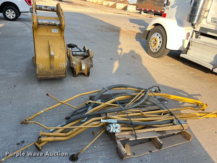 image for item EJ3020 Caterpillar  excavator bucket