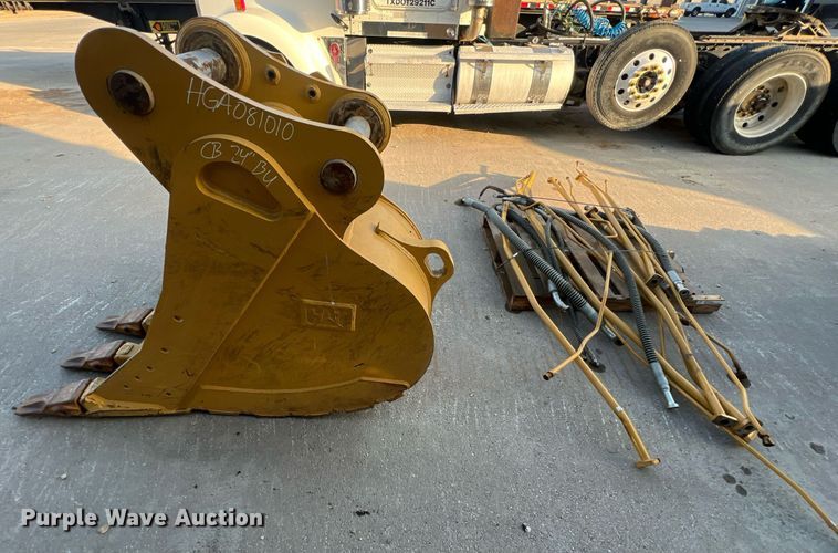 image for item EJ3020 Caterpillar  excavator bucket