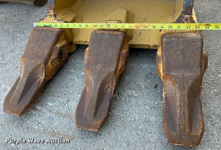 image for item EJ3020 Caterpillar  excavator bucket