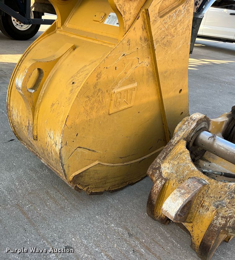 image for item EJ3020 Caterpillar  excavator bucket