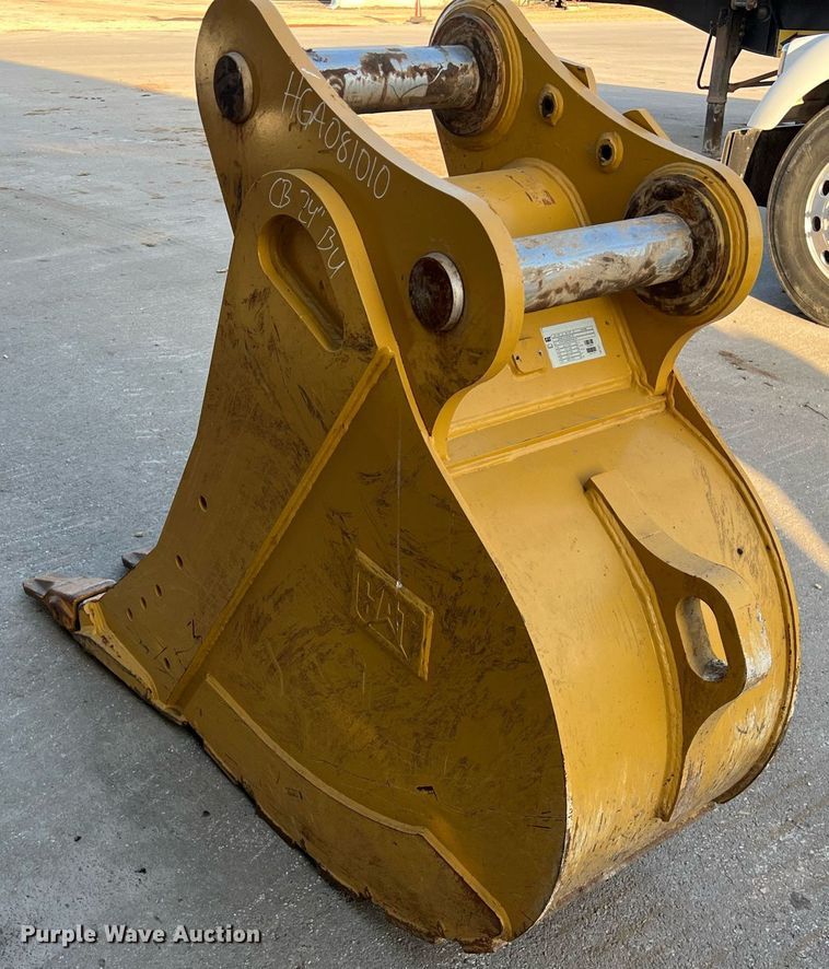 image for item EJ3020 Caterpillar  excavator bucket