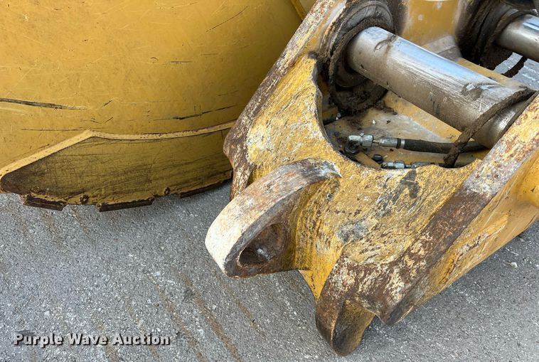 image for item EJ3020 Caterpillar  excavator bucket