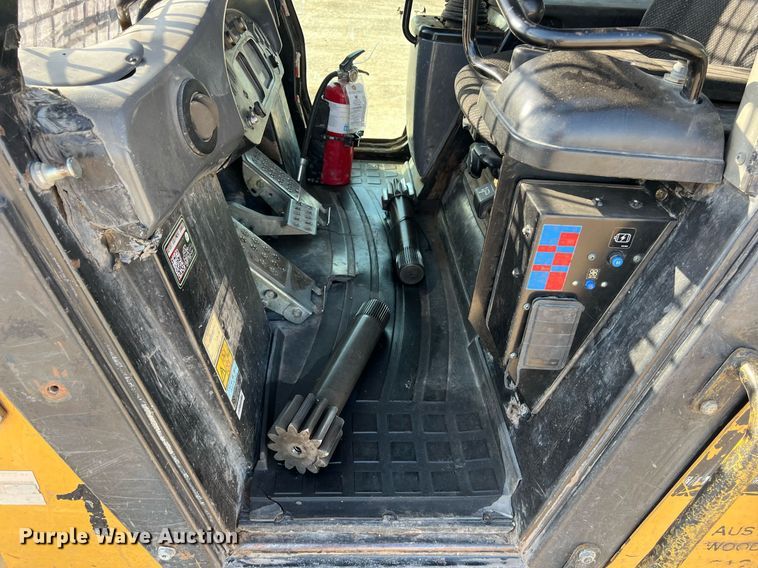 image for item EJ3024 2006 Caterpillar 963C track loader