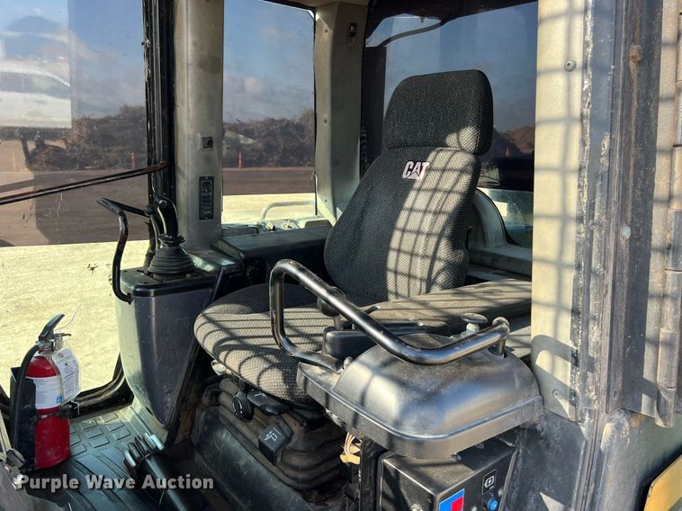 image for item EJ3024 2006 Caterpillar 963C track loader