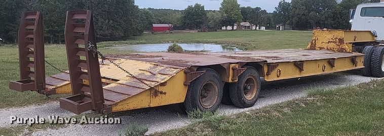 image for item EJ5508 1967 Fruehauf equipment trailer