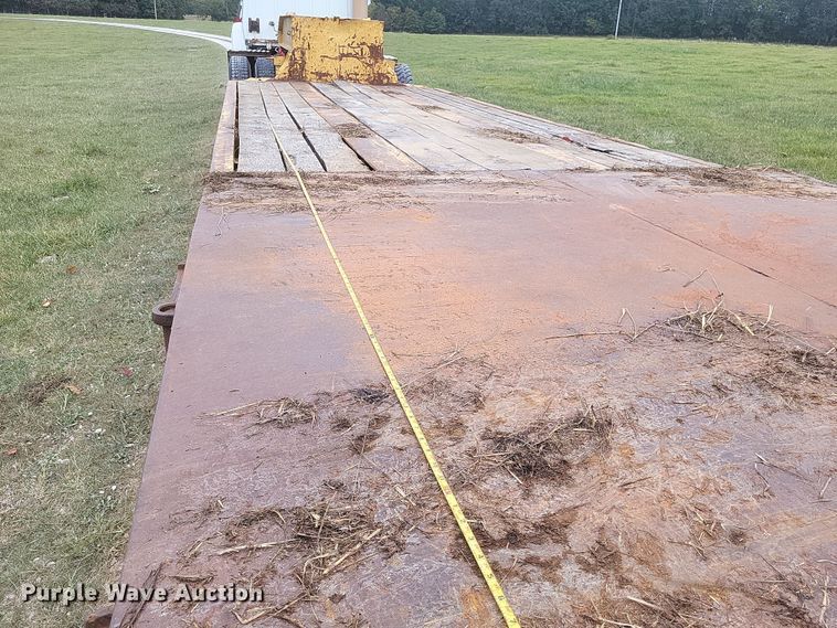 image for item EJ5508 1967 Fruehauf equipment trailer