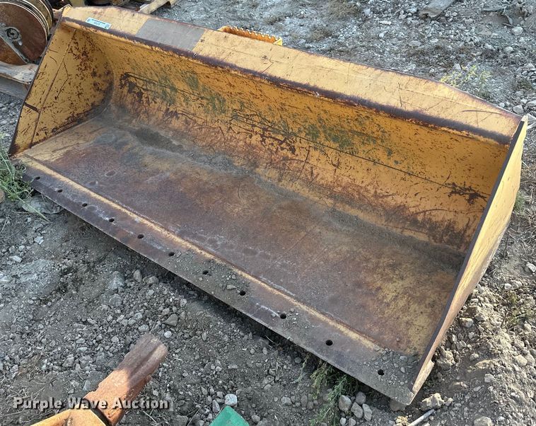 image for item EJ7225 Case  H674862 skid steer bucket