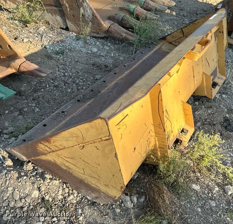 image for item EJ7225 Case  H674862 skid steer bucket