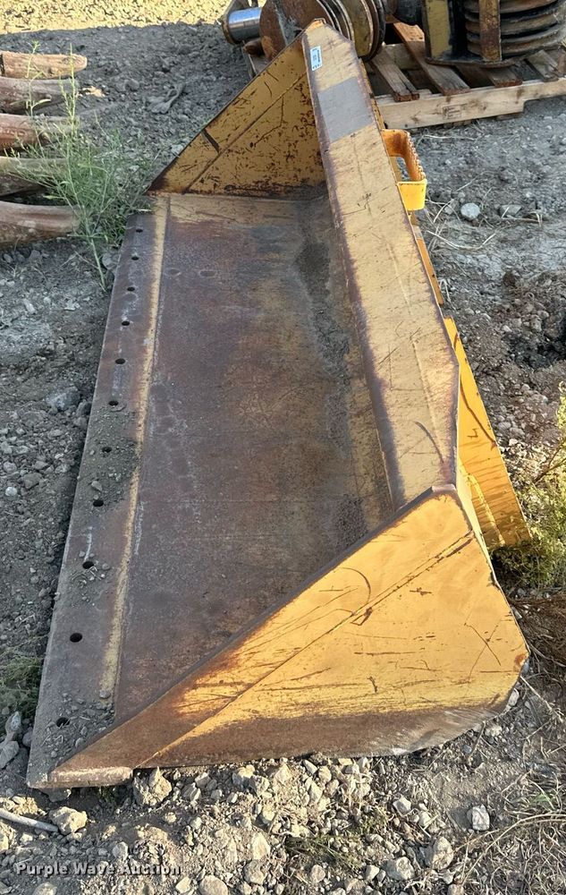 image for item EJ7225 Case  H674862 skid steer bucket