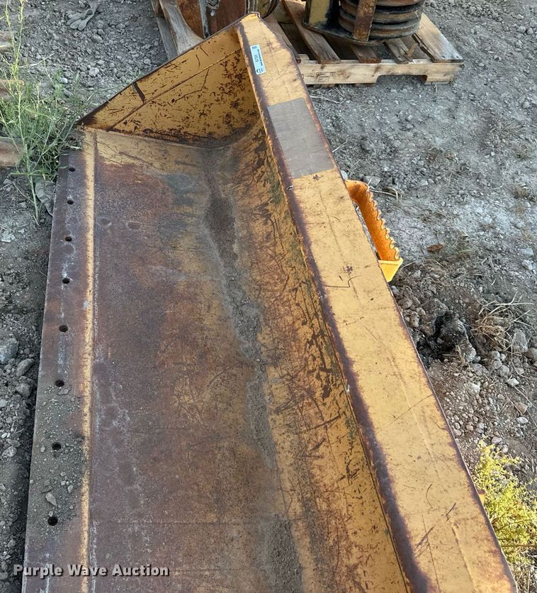 image for item EJ7225 Case  H674862 skid steer bucket