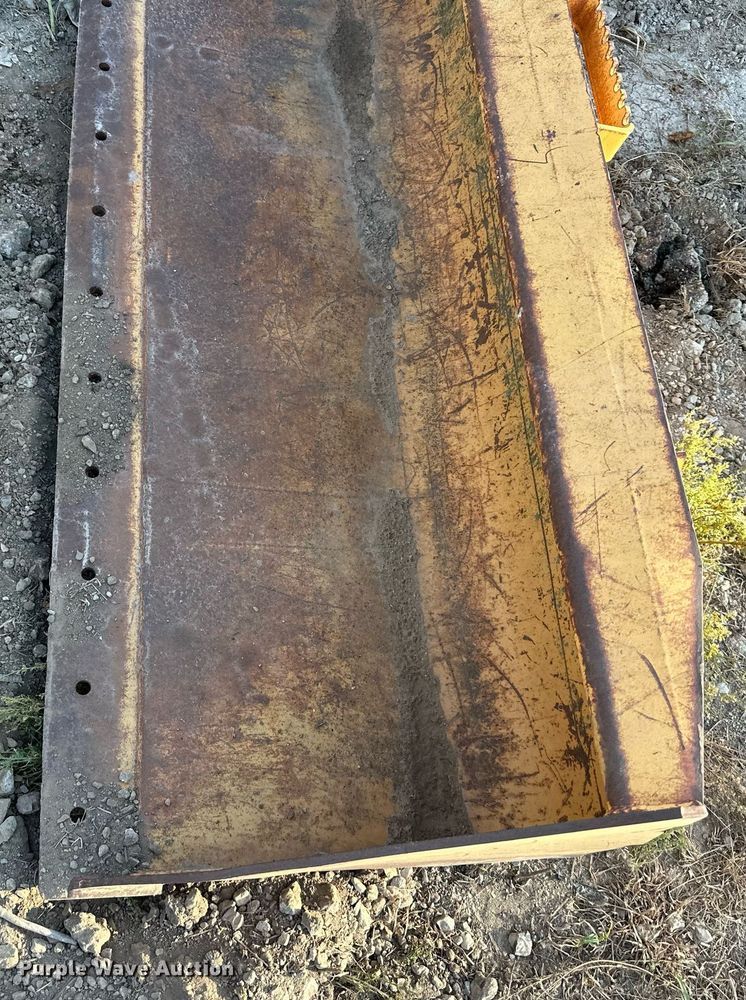 image for item EJ7225 Case  H674862 skid steer bucket