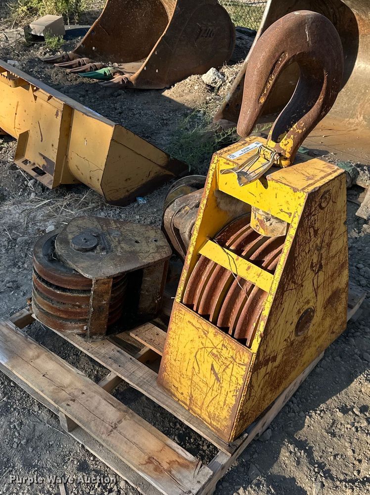 image for item EJ7226 (4) crane attachments