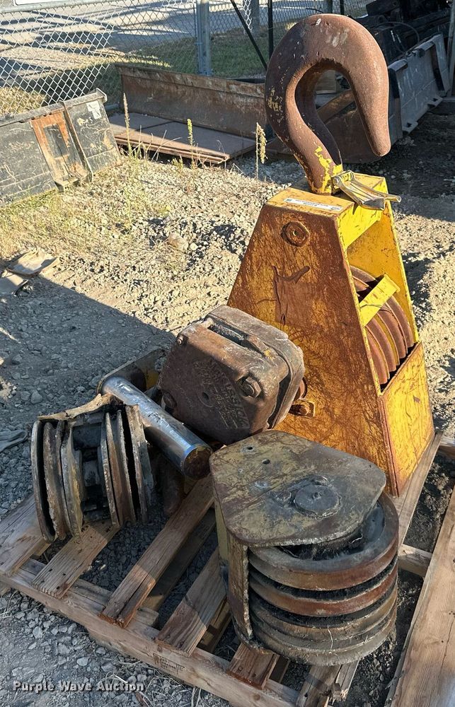 image for item EJ7226 (4) crane attachments