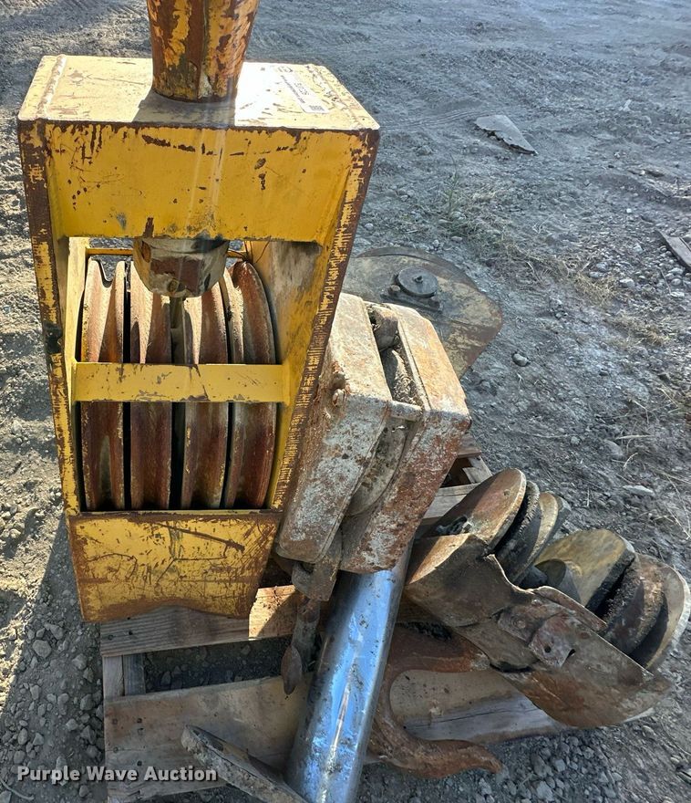 image for item EJ7226 (4) crane attachments