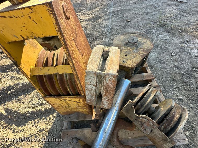 image for item EJ7226 (4) crane attachments