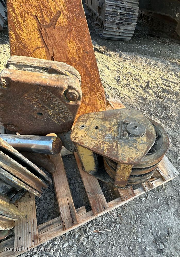 image for item EJ7226 (4) crane attachments