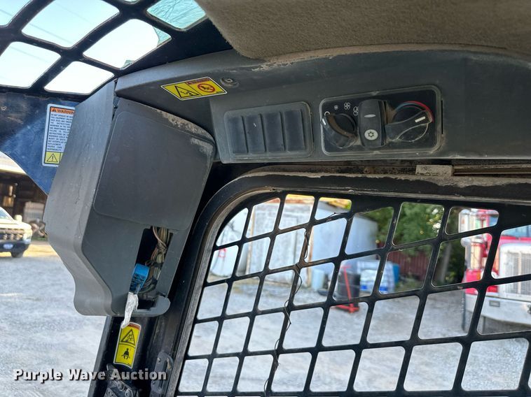 image for item EJ7229 2011 Caterpillar 246C skid steer loader