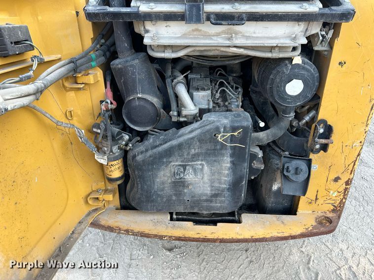 image for item EJ7229 2011 Caterpillar 246C skid steer loader