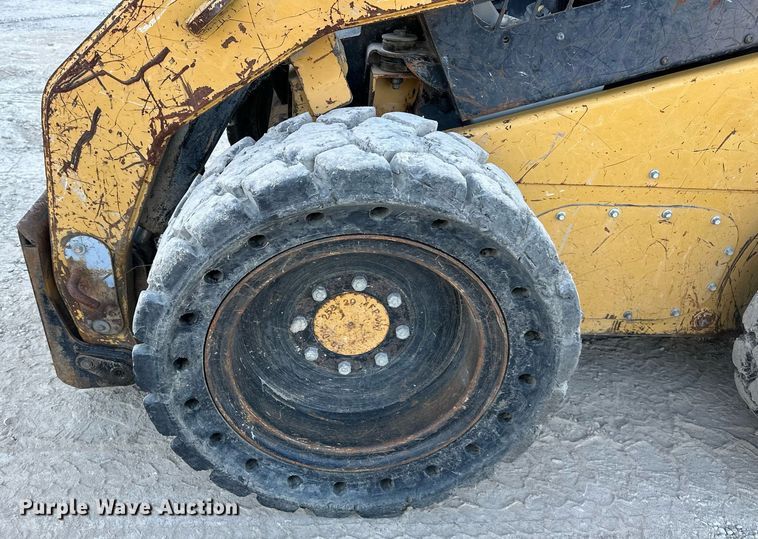 image for item EJ7229 2011 Caterpillar 246C skid steer loader