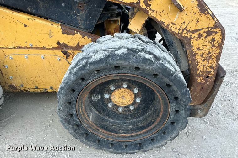 image for item EJ7229 2011 Caterpillar 246C skid steer loader