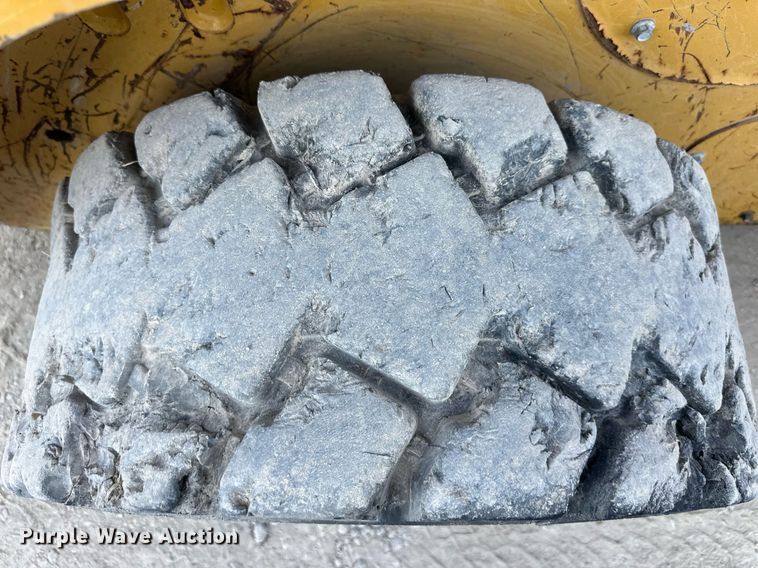 image for item EJ7229 2011 Caterpillar 246C skid steer loader