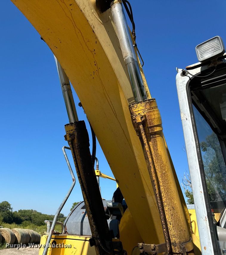 image for item EJ7235 2007 Komatsu PC158USLC excavator