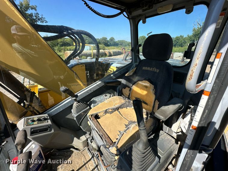 image for item EJ7235 2007 Komatsu PC158USLC excavator