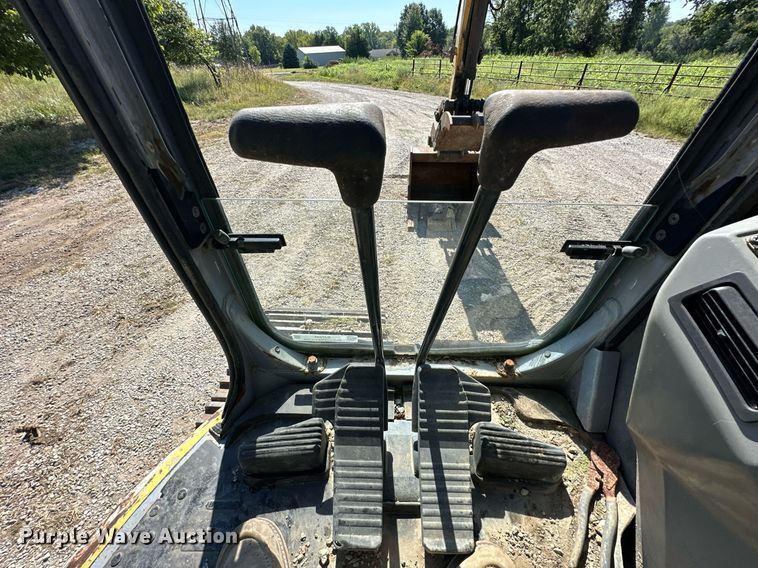 image for item EJ7235 2007 Komatsu PC158USLC excavator