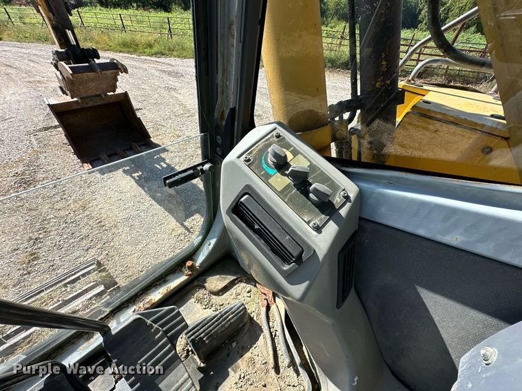 image for item EJ7235 2007 Komatsu PC158USLC excavator