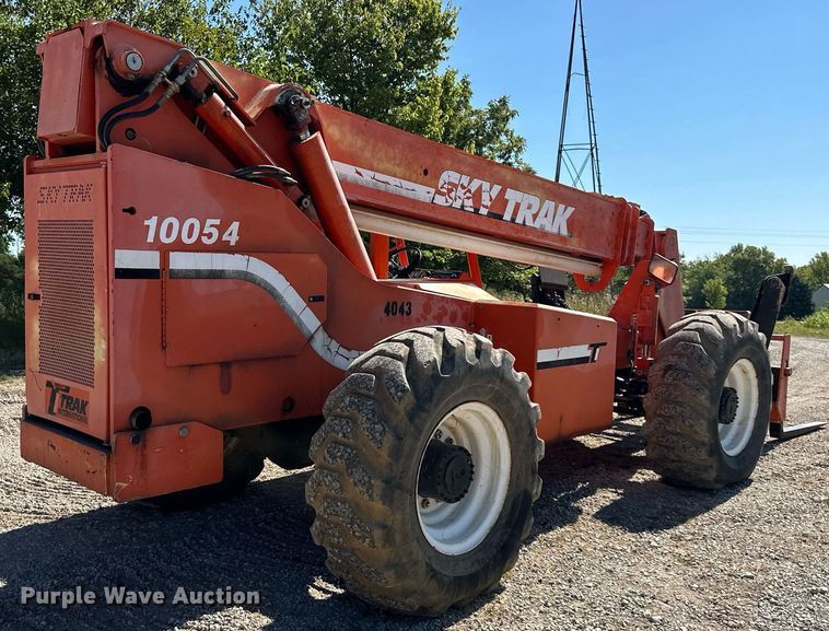 image for item EJ7236 1997 Skytrak 10054 telehandler