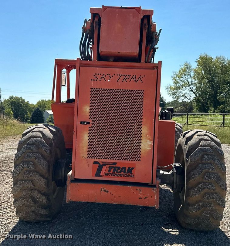 image for item EJ7236 1997 Skytrak 10054 telehandler