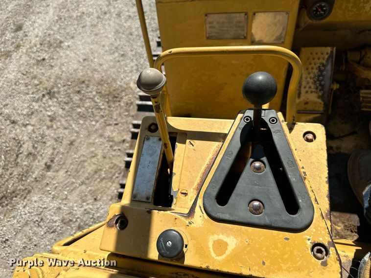 image for item EJ7237 1986 Caterpillar  963 track loader