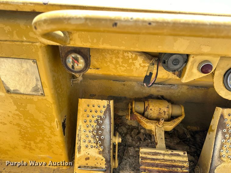 image for item EJ7237 1986 Caterpillar  963 track loader