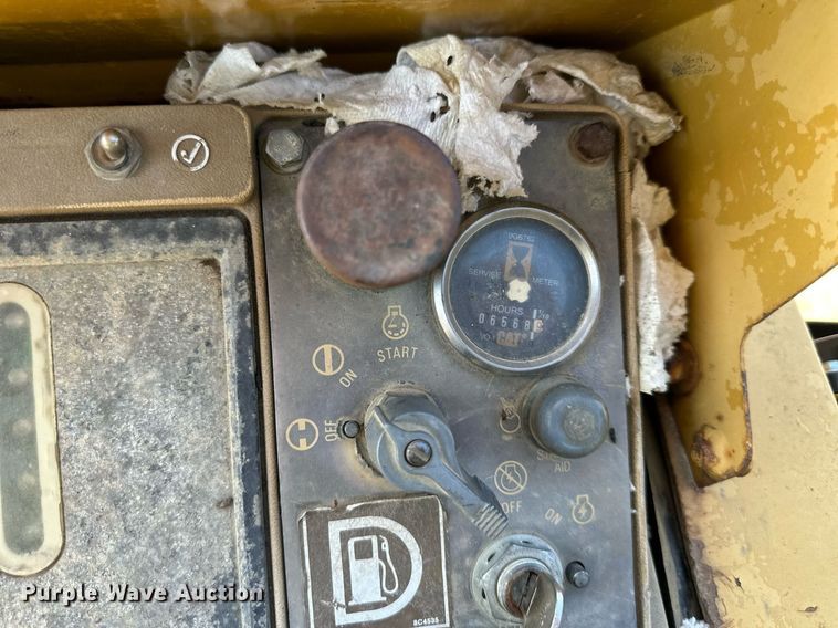 image for item EJ7237 1986 Caterpillar  963 track loader