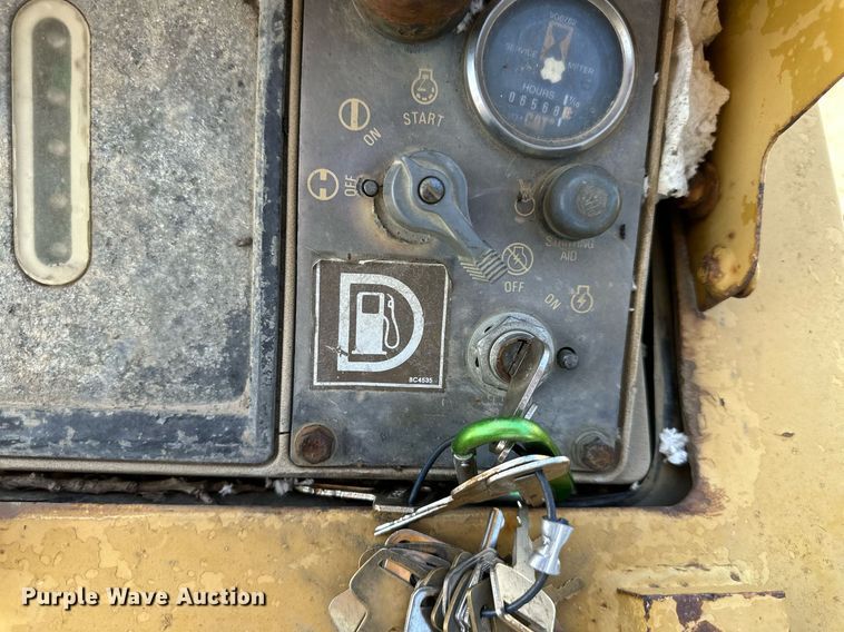 image for item EJ7237 1986 Caterpillar  963 track loader