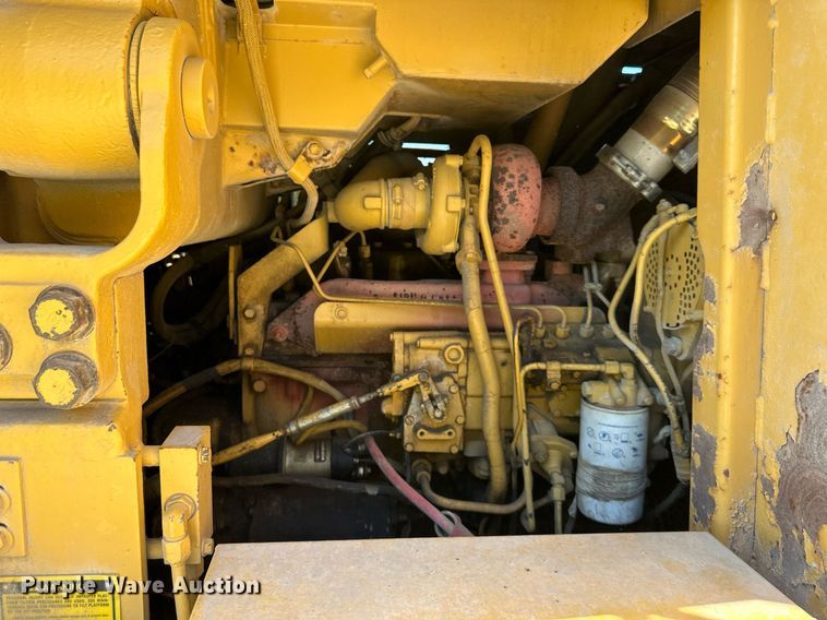 image for item EJ7237 1986 Caterpillar  963 track loader