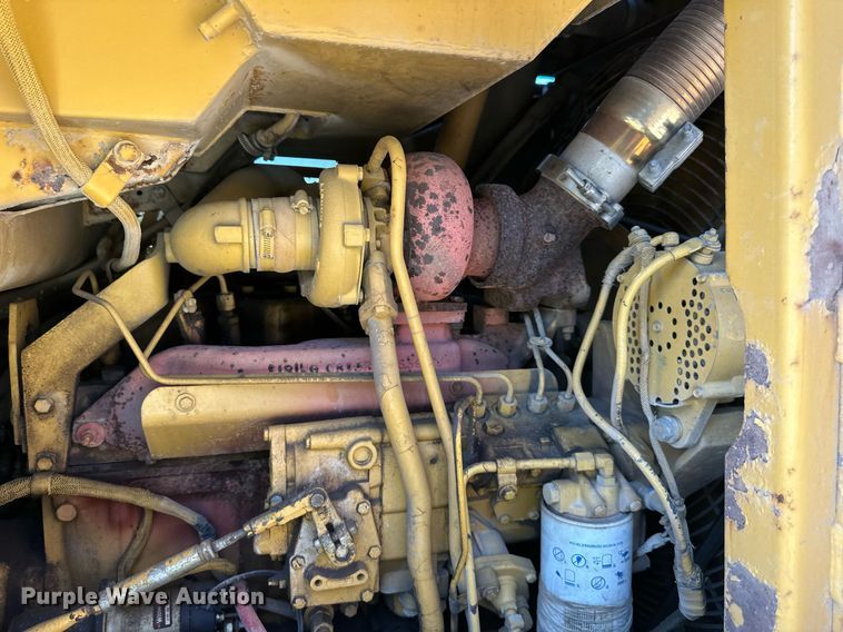 image for item EJ7237 1986 Caterpillar  963 track loader