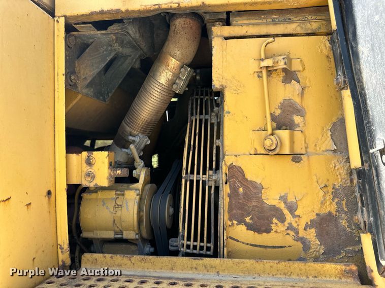 image for item EJ7237 1986 Caterpillar  963 track loader