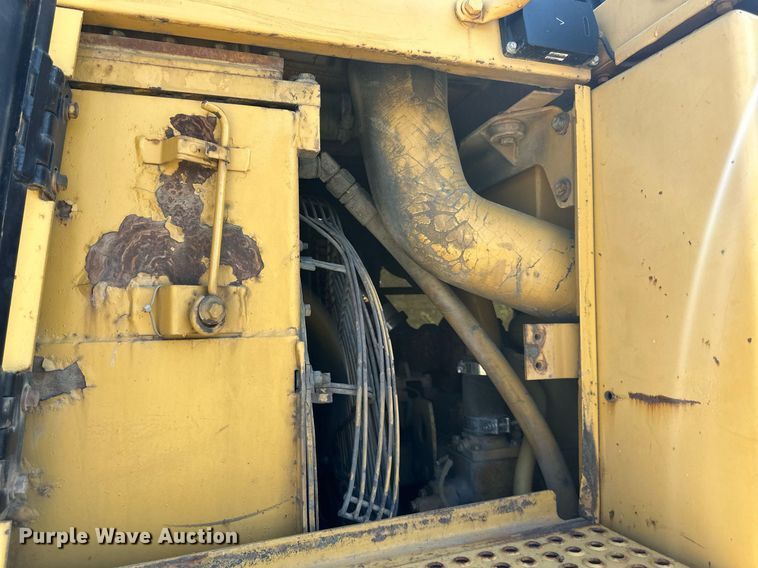 image for item EJ7237 1986 Caterpillar  963 track loader