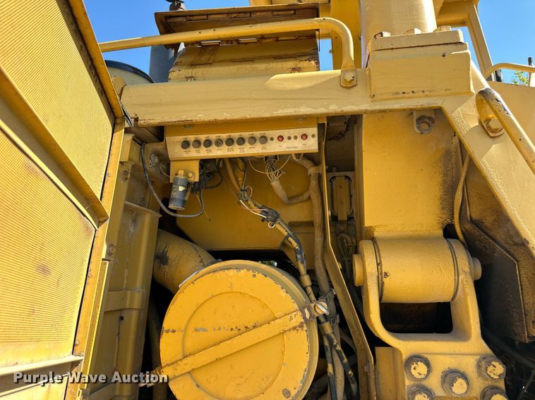 image for item EJ7237 1986 Caterpillar  963 track loader
