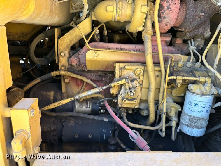 image for item EJ7237 1986 Caterpillar  963 track loader