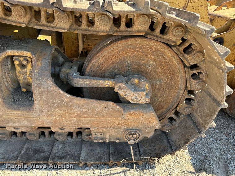 image for item EJ7237 1986 Caterpillar  963 track loader