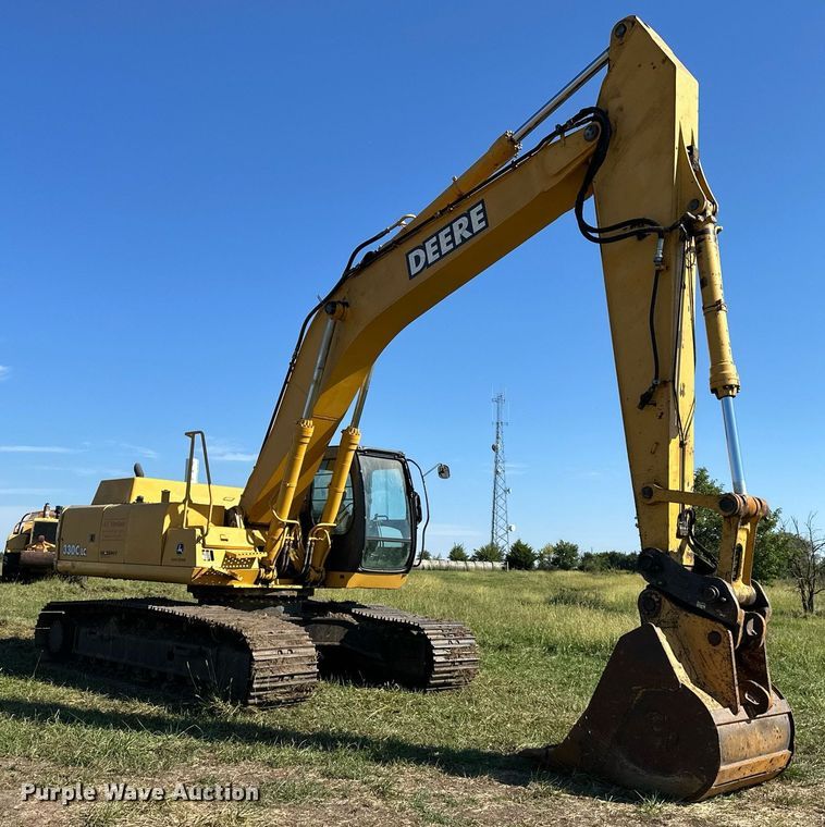 image for item EJ7239 2005 John Deere  330CLC excavator